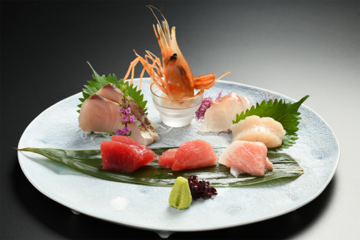 贅沢の極み！【和のフルコース＋塩釜丸利鈴木商店の生マグロ食べ比べ】プラン