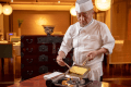 At the breakfast venue, we prepare freshly made fluffy tamagoyaki eggs.