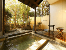 小庭付き露天風呂　（露天）