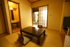 101or102　小庭付き露天風呂　（1F　室内）