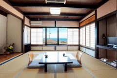 【Wi-Fiフリー】人数に合わせたお部屋《換気・除湿・加湿付きエアコン・テレビ･冷蔵庫・洗面所完備》