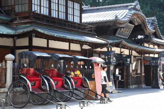 道後温泉の人力車