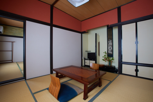 【2021年リニューアル】6畳+8畳の二間続き和室 トイレ付／
【たんぽぽの間】寝室と別々のお部屋で悠々とお寛ぎいただけます。