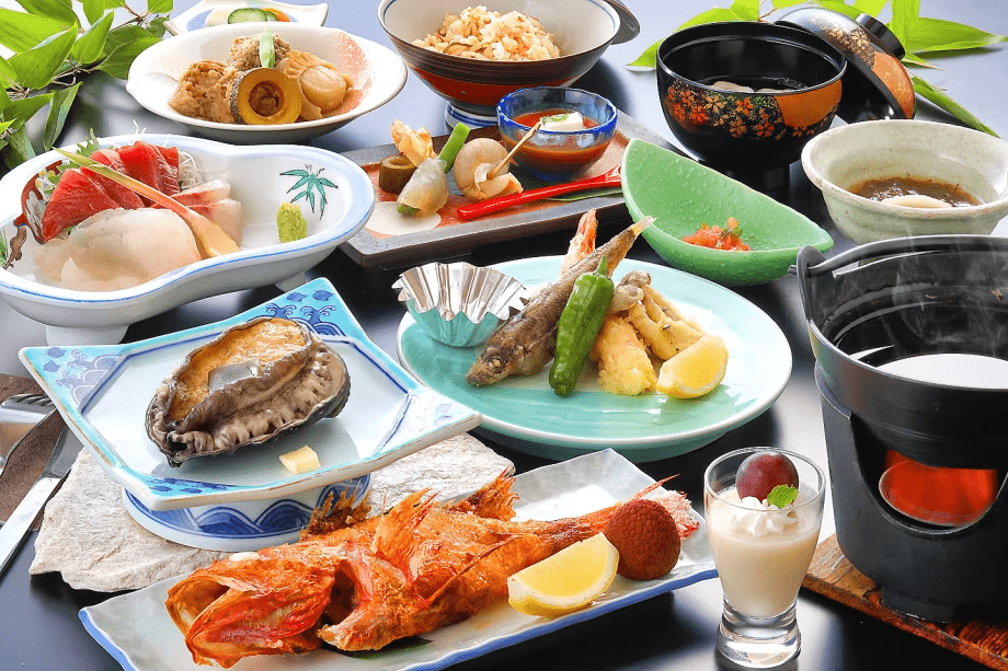 松膳夕食の一例です。料理内容は季節や仕入れ状況により変更となる場合がございます。