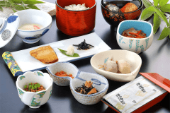 朝食の一例です。料理内容は季節や仕入れ状況により変更となる場合がございます。