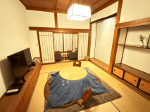 ３号室　温泉街広縁にはソファ一人掛け✖️２台