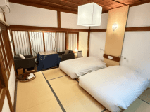 1号室　ベッド＋ソファ