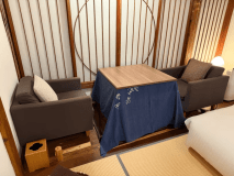 1号室　ソファ＋こたつ（１２月〜３月）