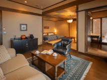 【露天風呂付ノスタルジースイート】洋間+和室+ツイン