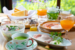 朝食は和食または洋食からお選びいただけます。