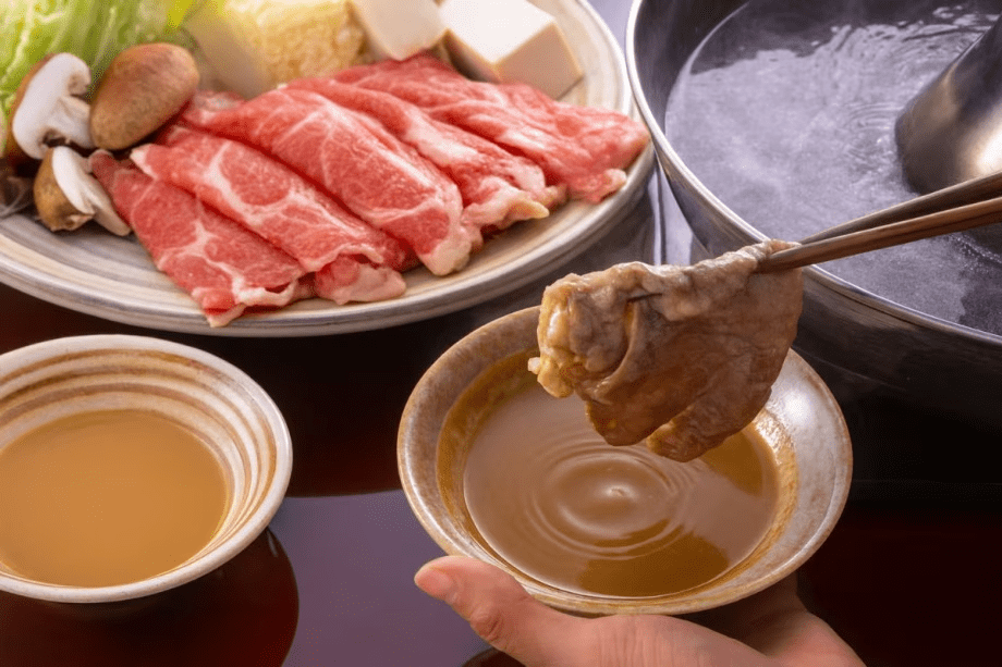 200ｇの岡山和牛ロースをポン酢とゴマダレでお楽しみ下さい♪