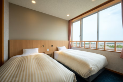 ■禁煙■[南館・和洋室] お風呂の小窓から景色を楽しむ和洋室♪ 【和洋室・ツイン+8畳】