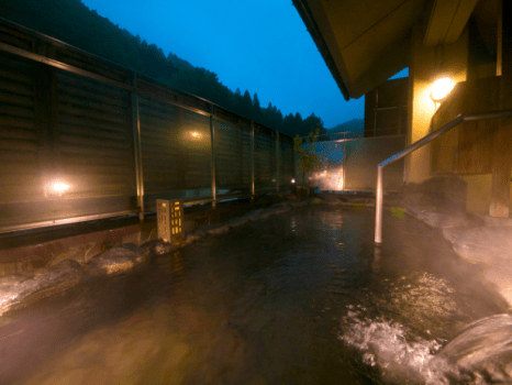 【お気軽御膳】自家源泉の温もり感じる温泉旅。　夕食は会食場でお膳料理を味わう　カジュアルスティ