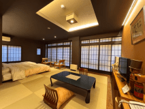 ■和洋室■16畳の広々和室にツインベッドを備えた一番広いお部屋