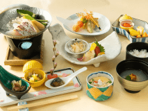 【お気軽御膳】自家源泉の温もり感じる温泉旅。　夕食は会食場でお膳料理を味わう　カジュアルスティ
