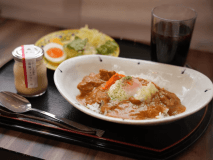 【ブランチ】福島市で人気の笑夢カレーを当館のカフェでお召し上がりいただけます