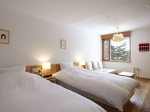 207号室 北欧デザインのランプが印象的な落ち着いた雰囲気のスーペリアツインルーム 207号室 北欧デザインのランプが印象的な落ち着いた雰囲気のスーペリアツインルーム