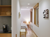 208号室 個性的な間取りと北欧デザインの家具が人気のスーペリアツインルーム 208号室 個性的な間取りと北欧デザインの家具が人気のスーペリアツインルーム