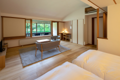 別館102号室 ナナ・ディッツェルのソファーで湖沼の景色を楽しむ個室温泉風呂付デラックスツインルーム 別館102号室 ナナ・ディッツェルのソファーで湖沼の景色を楽しむ個室温泉風呂付デラックスツインルーム