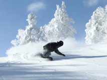 1日リフト券付き、2日リフト券付きプランがございます。家族でワイワイ、一人でとことん滑りたい方、どちらにもおすすめです♪