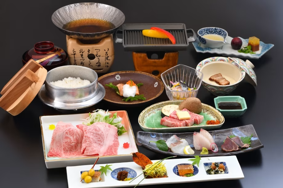 【Last-minute discount】[Stay plan with dinner and breakfast]  ～地と海のめぐみ会席～10% off for last minute dates only!