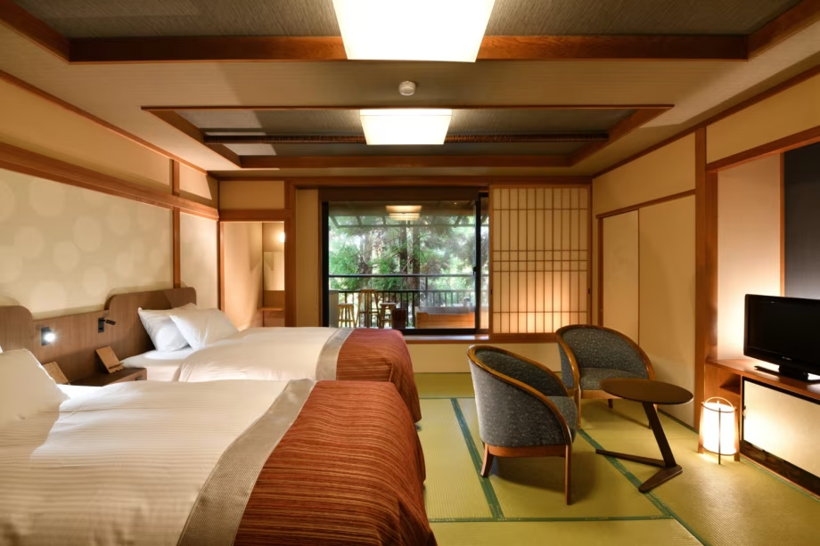 【Non-refundable】[Stay plan with dinner and breakfast]  ～地と海のめぐみ会席～　Special 1000 yen off per person.