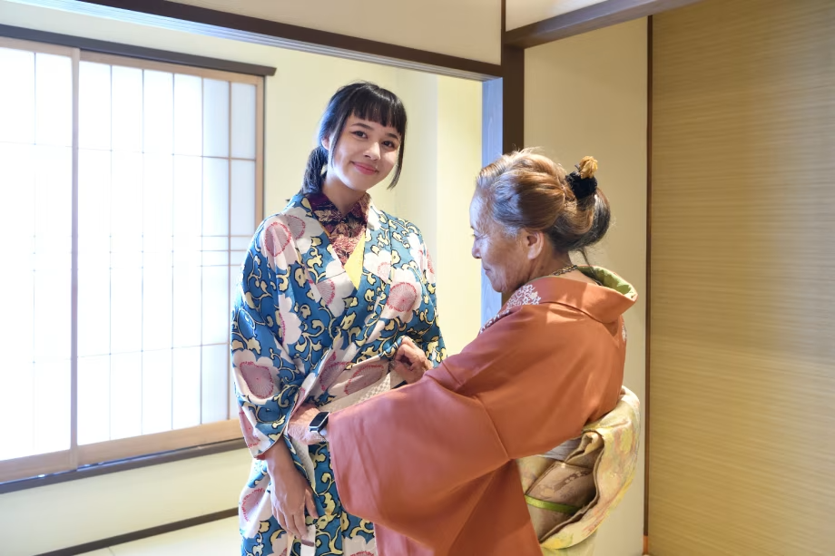 〓Day Trip Plan〓【Japanese Culture Experience】 Matcha green powdered tea experience in an antique-style kimono.