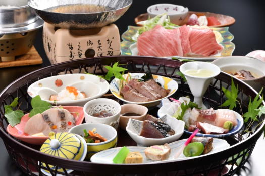 お部屋食：めぐみ花籠会席イメージ