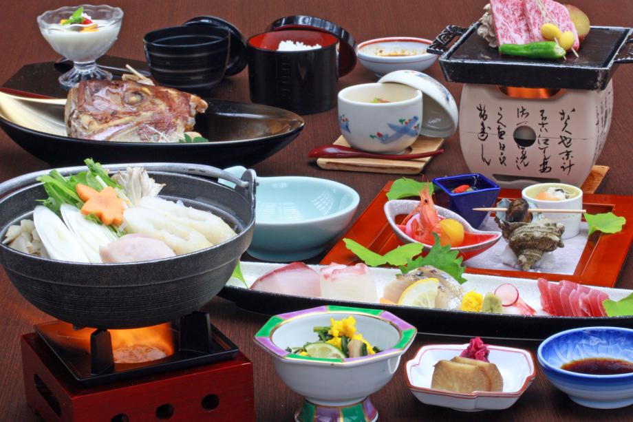 秋田名物「きりたんぽ鍋」付季節の海鮮和食膳イメージ