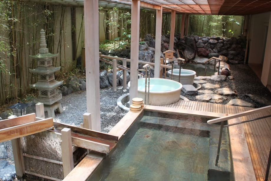 [Room Only] Enjoy sightseeing in Hakodate and refreshing yourself with hot spring!