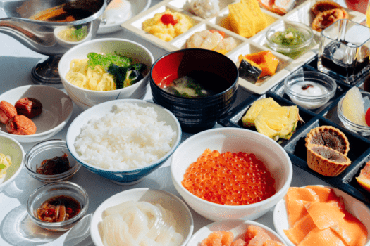 朝食で一日を元気にスタート！／朝食バイキング一例