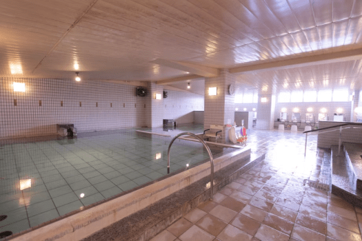 広々とした室内女性風呂