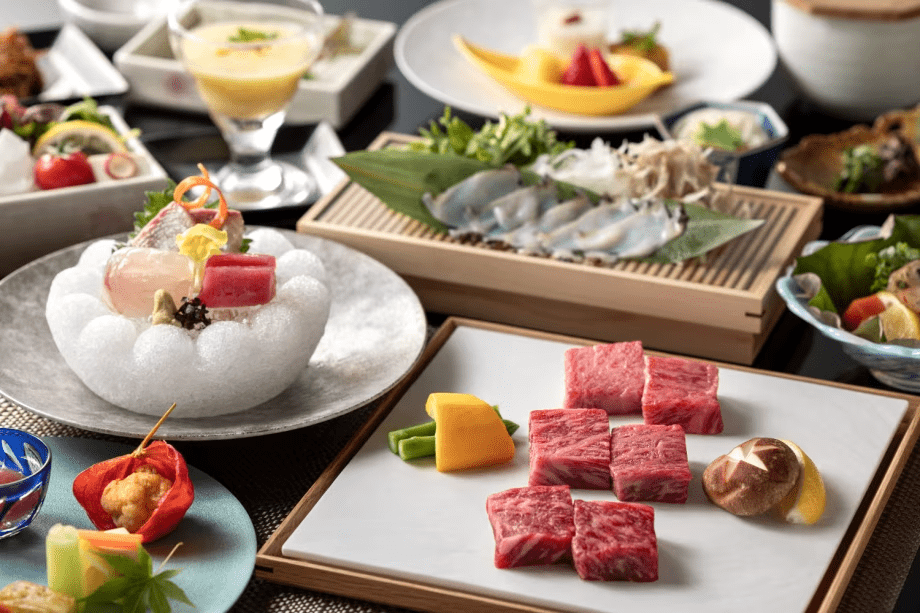 上質牛３種「ブランド佐賀牛」「佐賀県産黒毛和牛」「国産和牛」の食べ比べをご用意しております。
