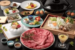 【上すき焼き～ブランド佐賀牛1人150ｇ～】料理長特製&ldquo;割り下&rdquo;で季節のお料理を半個室のお食事処にて※写真のお肉は２名様分です