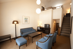 ７６㎡とゆったりした造りのファミリースイートルームは２階が寝室になったメゾネットタイプ。