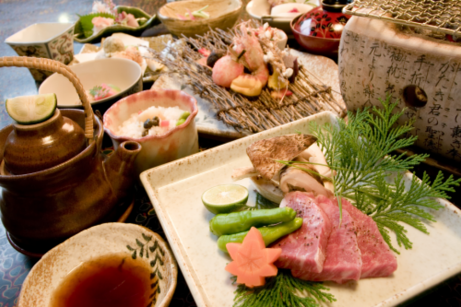 [NGT] Traditional "Moon" Kaiseki Lunch with Onsen hot spring