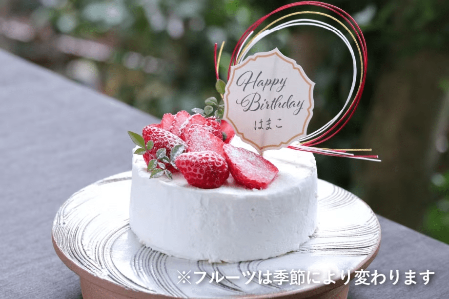 米粉スポンジの生クリームホールケーキ