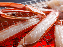 こだわりの炭火焼きガニ