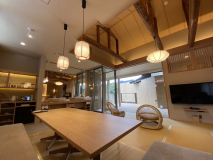 万葉の庭を望む露天風呂付大型和洋室「雲居」(80㎡)