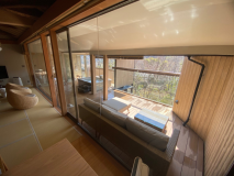 万葉の庭を望む露天風呂付大型和洋室「淡雪」(80㎡)