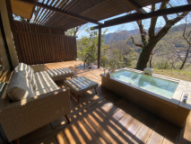 箱根外輪山を望む露天風呂付大型和洋室「萩」(80㎡)