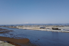 客室からは、広浦湾側に広がる蔵王連峰の景色がご覧いただけます。