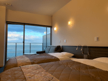 ツインルームには、サイクルラックも備え付けております。