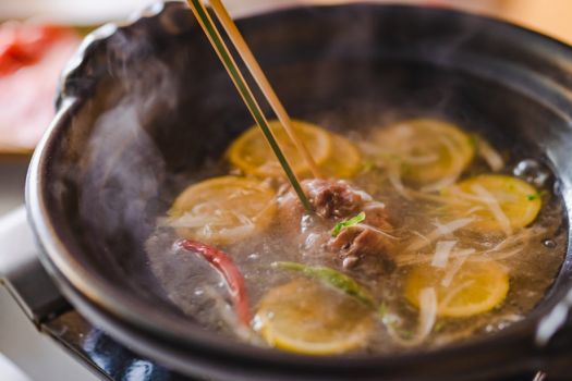 天草黒牛は火を通しすぎないのがおすすめです「天草黒牛 牛しゃぶプラン」