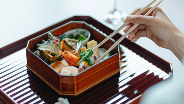 少量美味【地魚のお造り盛＆天草の幸が詰まった二段の重箱と、お魚一品料理】夕食おまとめ出しのリーズナブルプラン