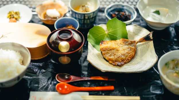 当館おすすめ！【地魚メインの懐石料理】さらにオプションメニューを組合せて夕食をお好みにアレンジ！