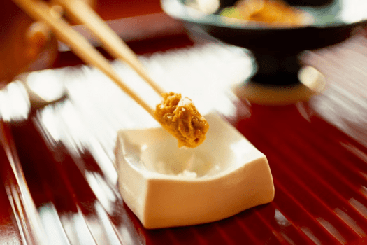 生ウニは天草の手作り天然塩で