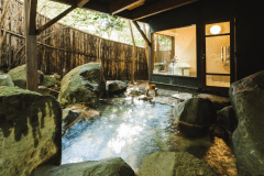 スタンダードＡ－３の露天風呂。五足のくつでいちばん大きな露天風呂です