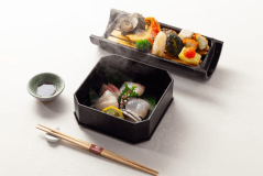 Delicious small portions [BENTO style] with local fish sashimi and Amakusa deli [Breakfast] [Dinner]