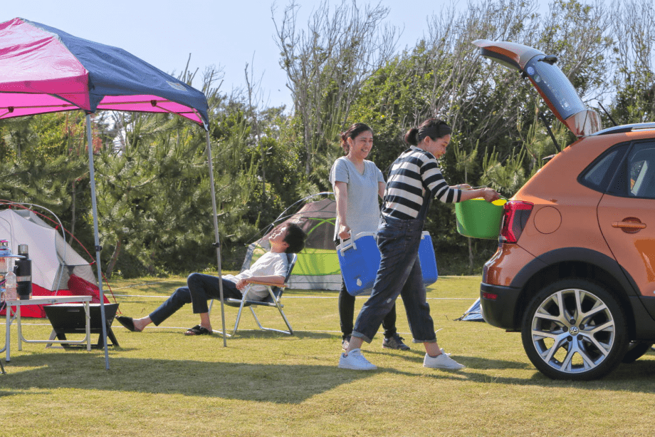 テント張りやBBQの準備もキャンプの楽しみ方